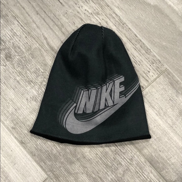 NWT Black/Gray Reversible Nike Beanie - Picture 3 of 6